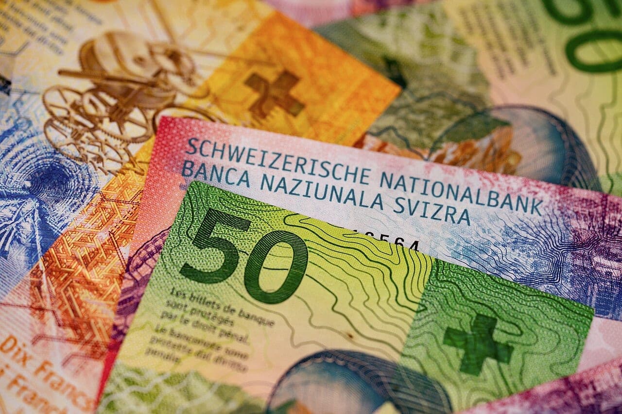 Billets en francs suisses — comparaison des primes d'assurance de base